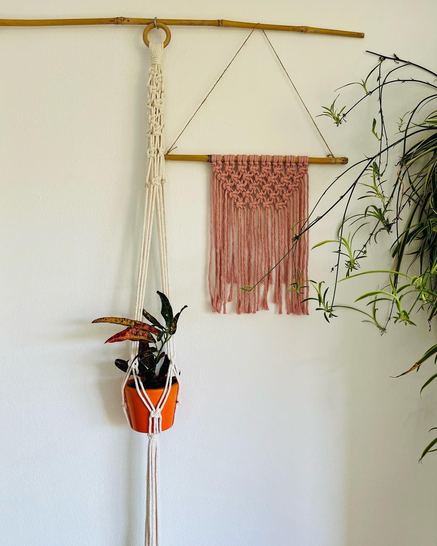 Pink Squares: Macramé wall hanging