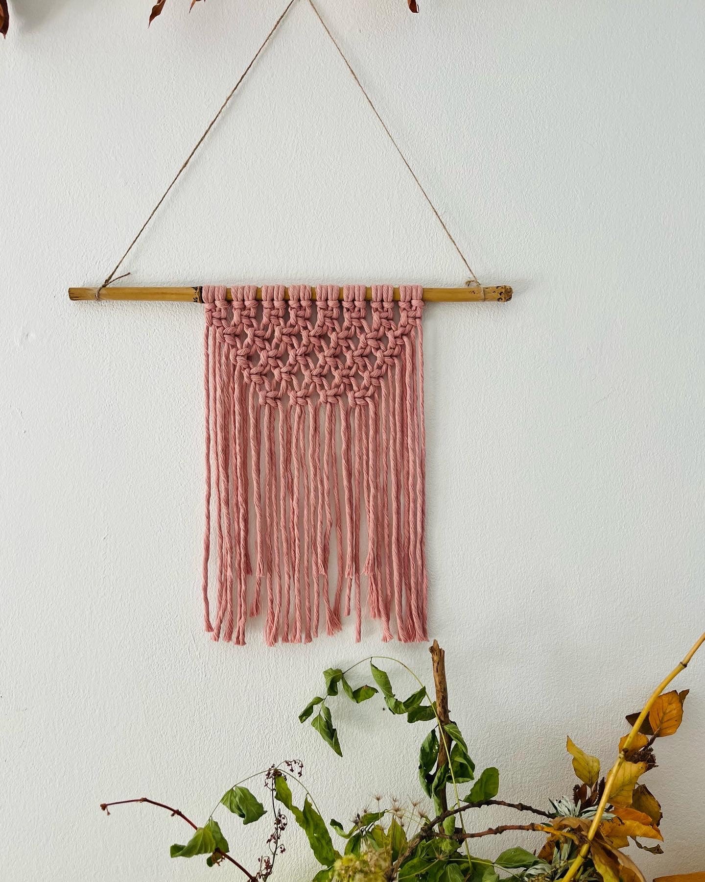 Pink Squares: Macramé wall hanging